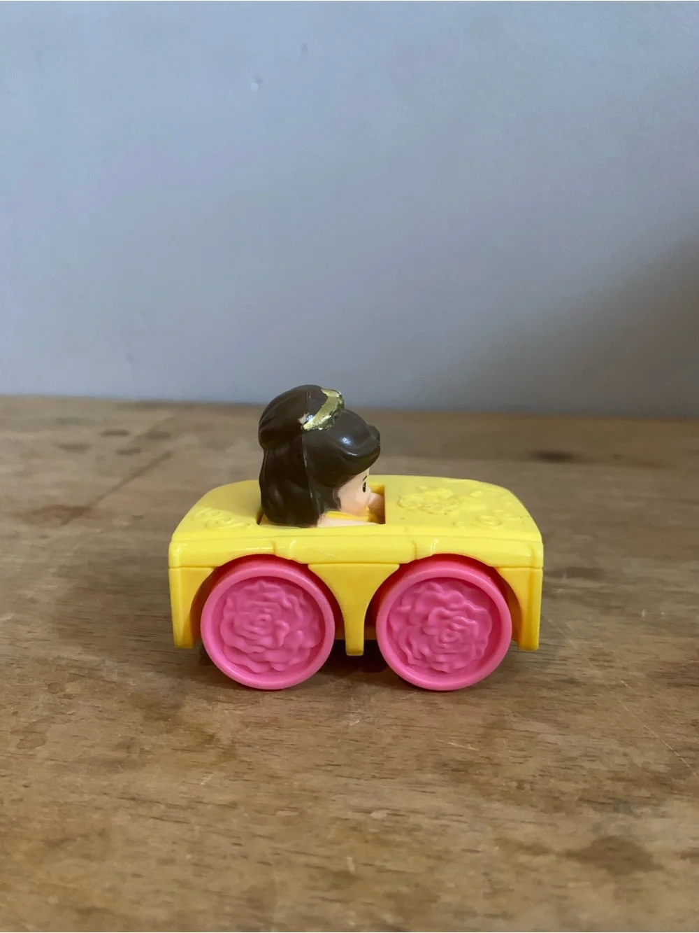 Disney Princess Fisher Price Little People Belle Yellow Pink Book Wheelies car